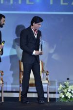 Shahrukh Khan at NDTV Profit Business Leadership Award in Taj Land_s End on 7th Jan 2012 (14).JPG